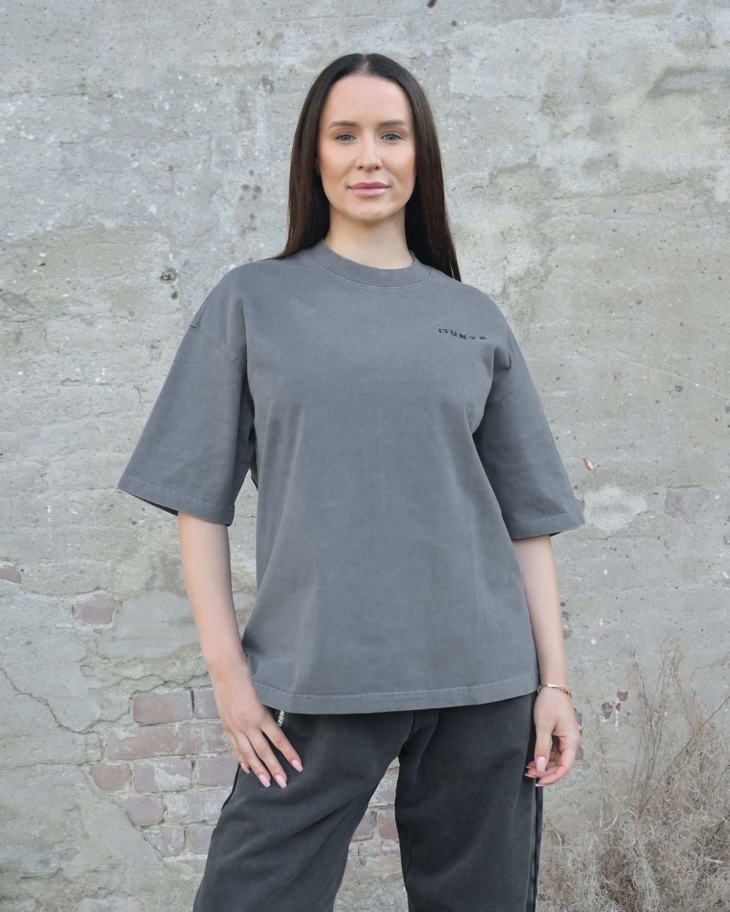 MUNYÉ Urban Vein Tee - Grey Washed
